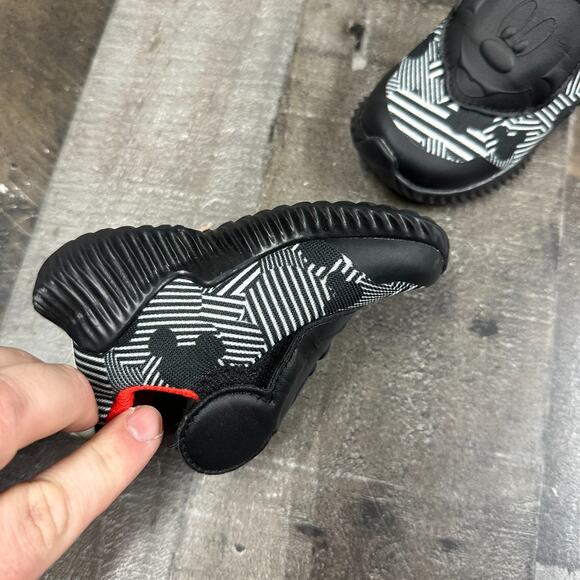 Adidas Disney Mickey Mouse Black White Red D96916 Toddler Kids Sz 5K 5C - Picture 13 of 16